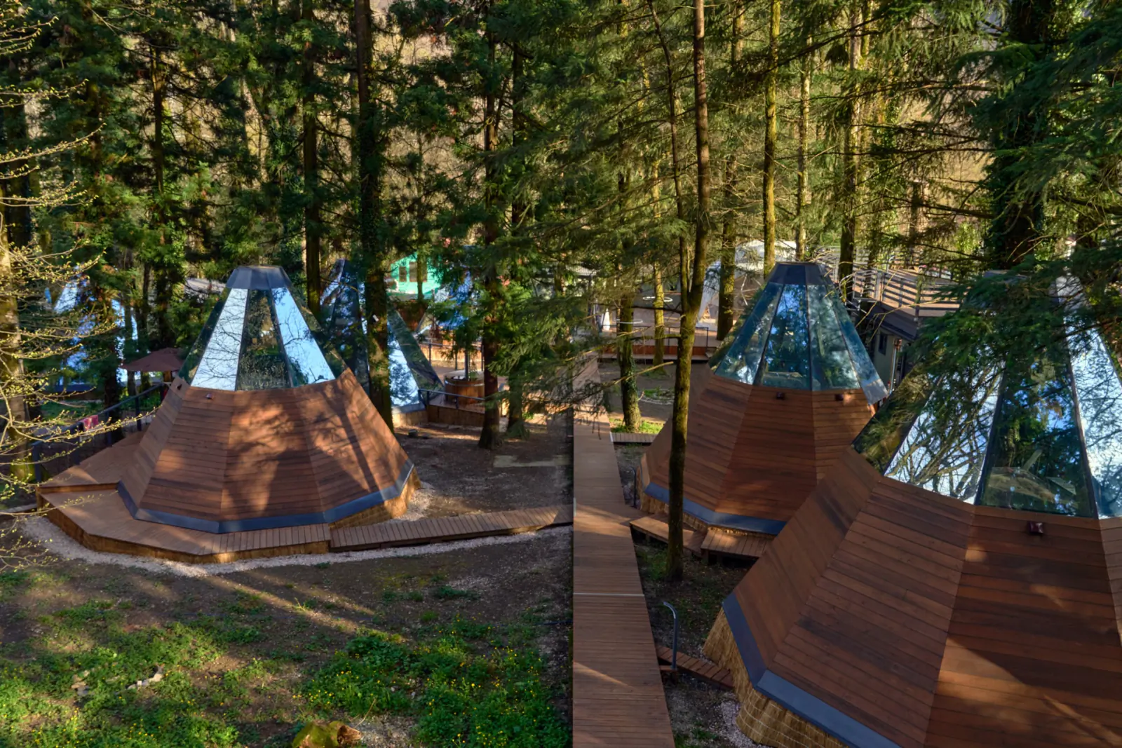 глэмпинг Дзен в Красной Поляне, фото территории и домиков